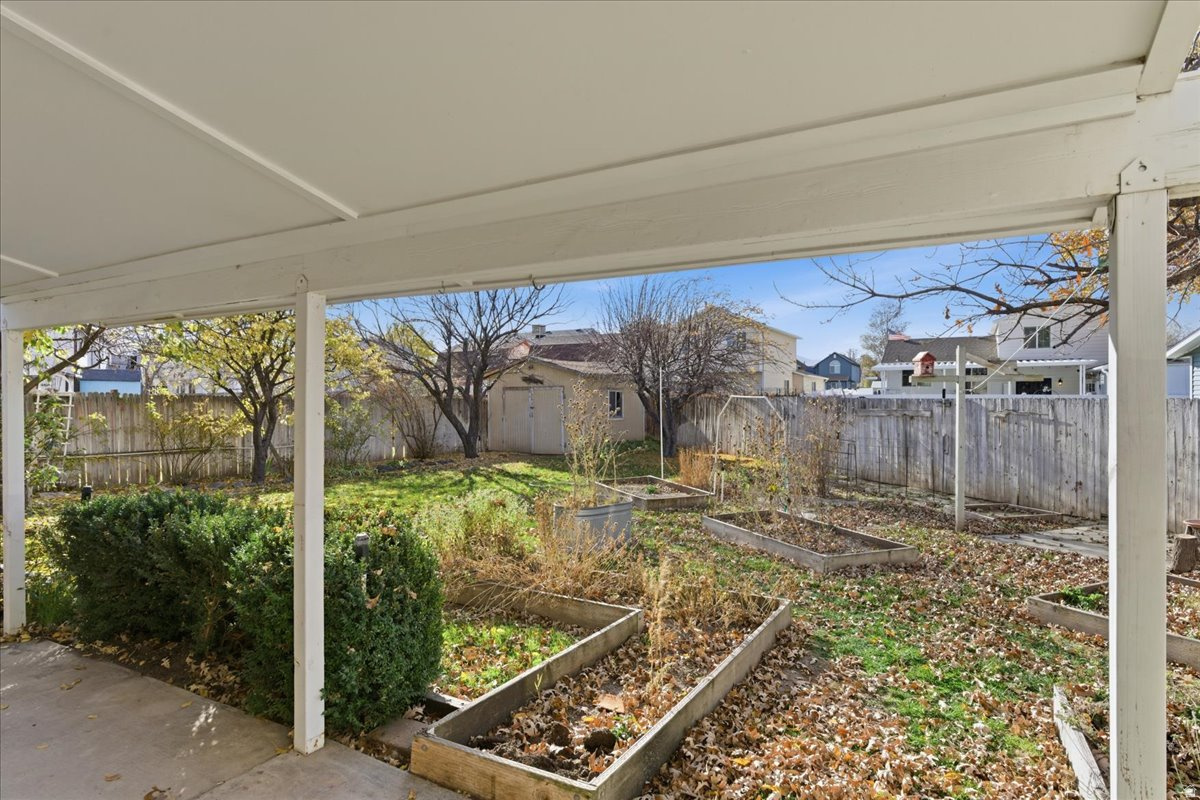 CRYSTAL HILL - Residential