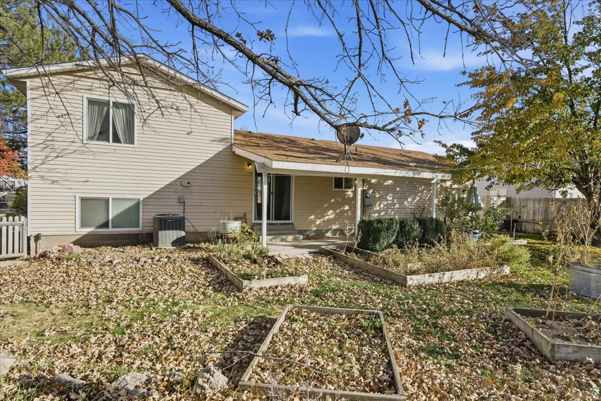 CRYSTAL HILL - Residential