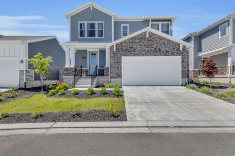 Photo of 5032 W NORTHWOOD LN, Highland, UT 84003 (MLS # 2141517)
