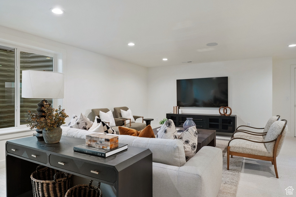 BEACON POINTE - Residential