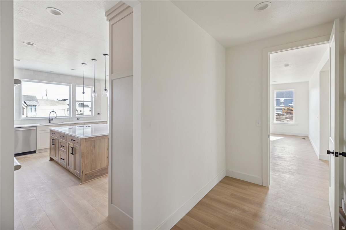 BEACON POINTE - Residential