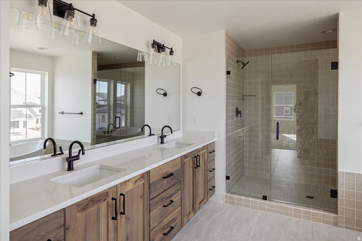 BEACON POINTE - Residential