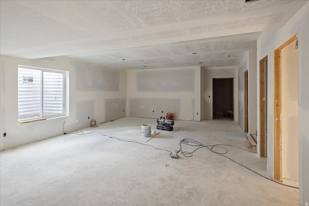 BEACON POINTE - Residential