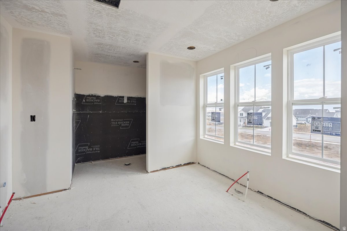 BEACON POINTE - Residential