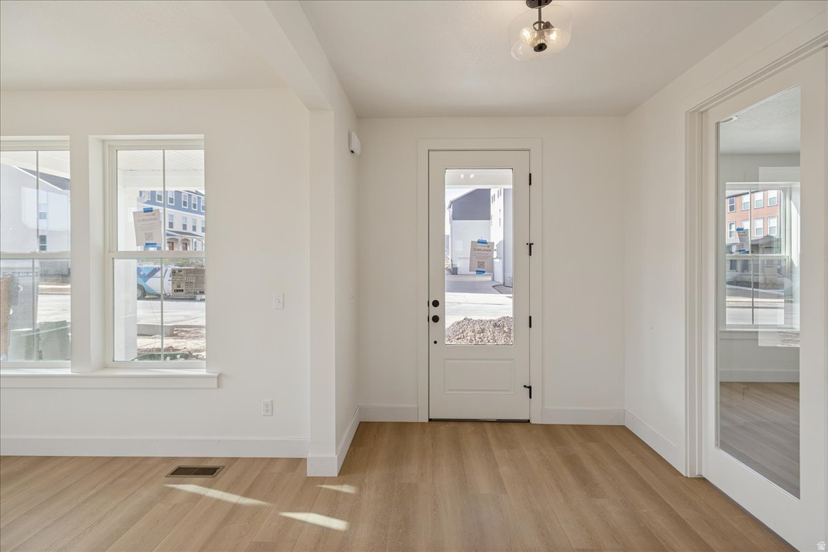 BEACON POINTE - Residential