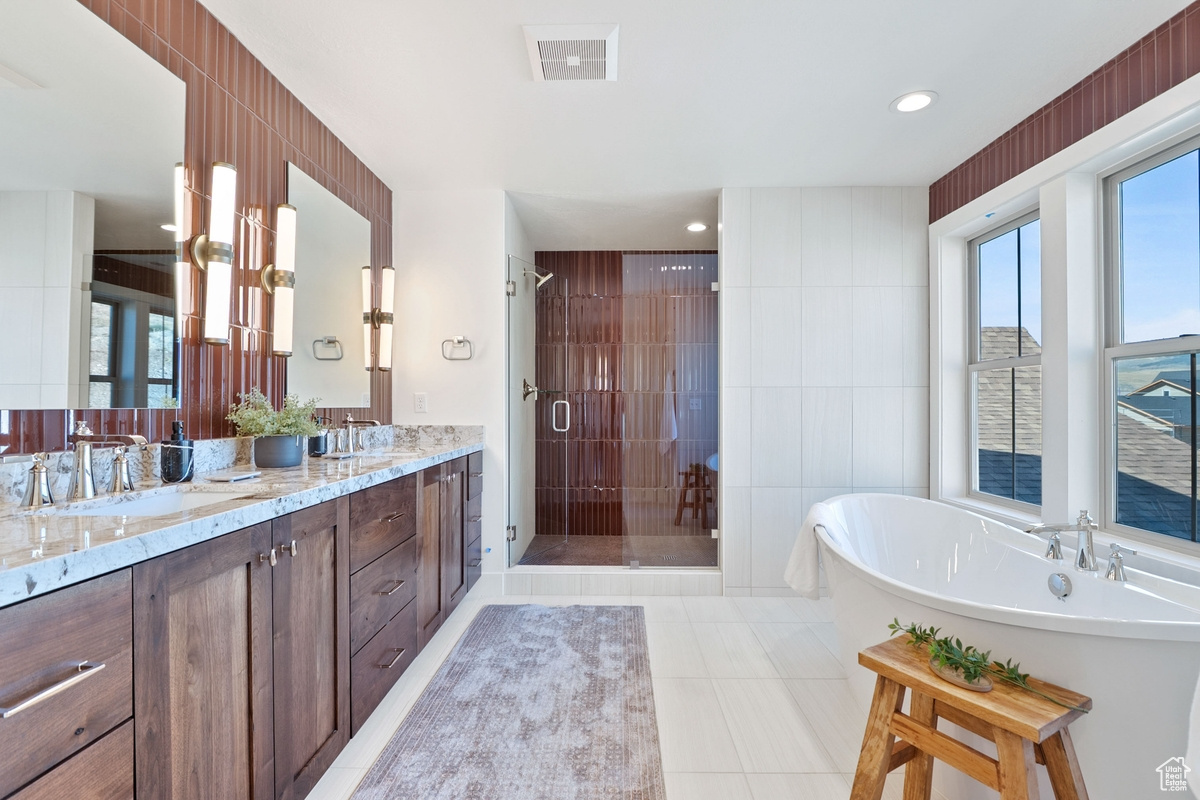 BEACON POINTE - Residential