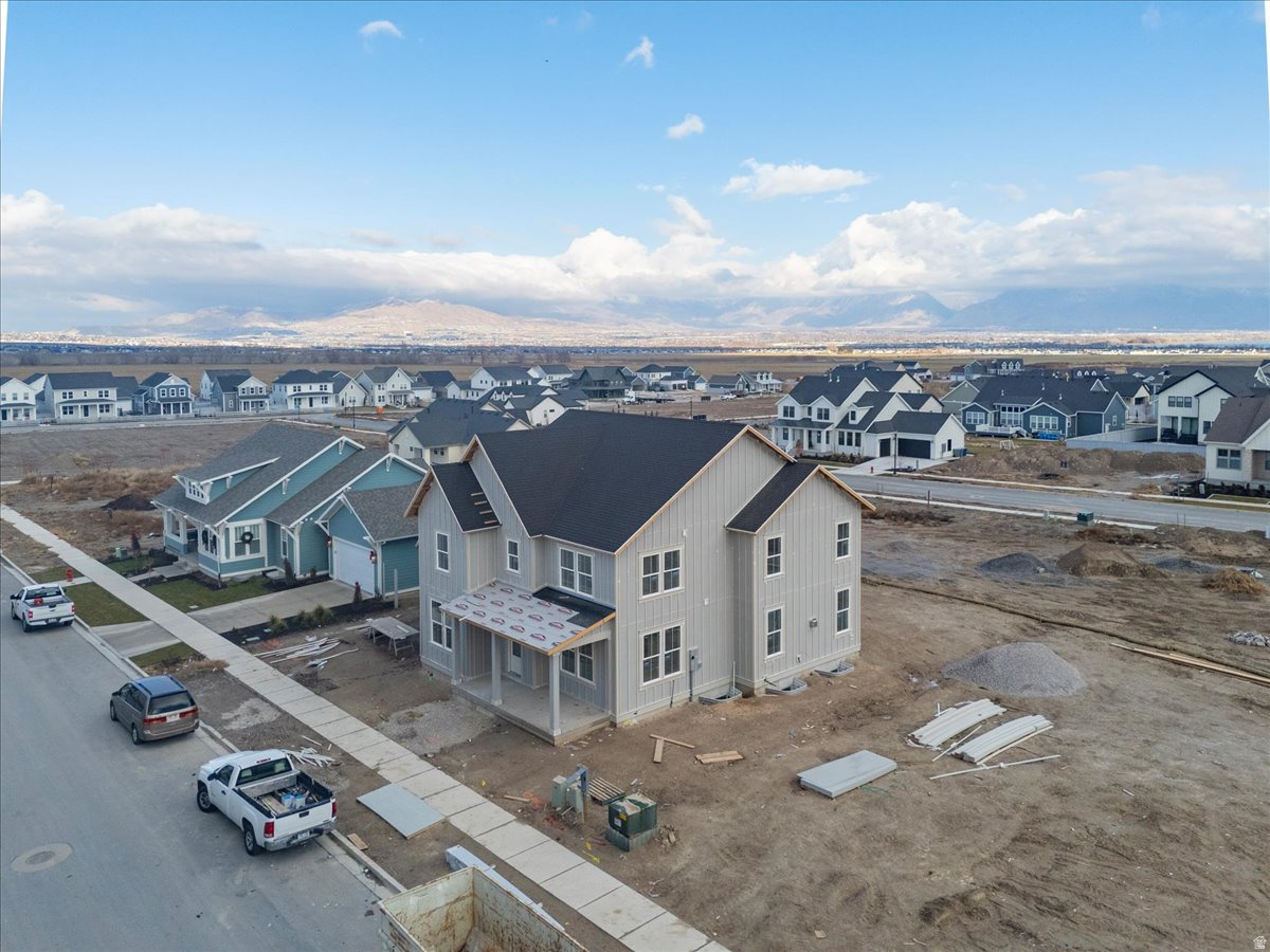 BEACON POINTE - Residential