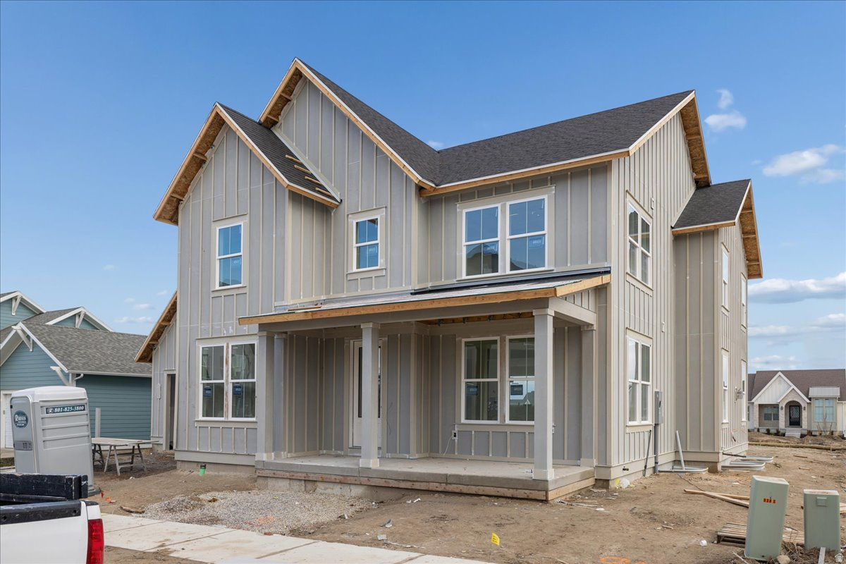 BEACON POINTE - Residential