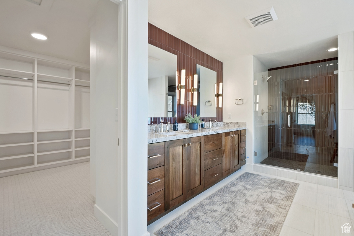 BEACON POINTE - Residential