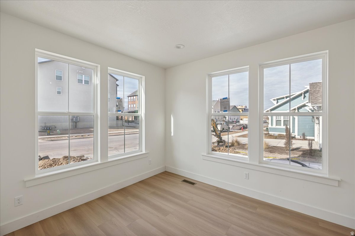 BEACON POINTE - Residential