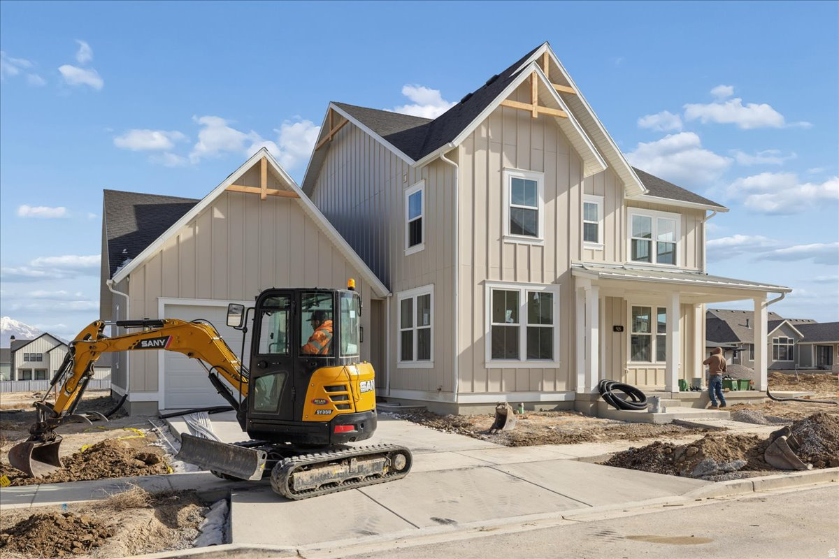 BEACON POINTE - Residential