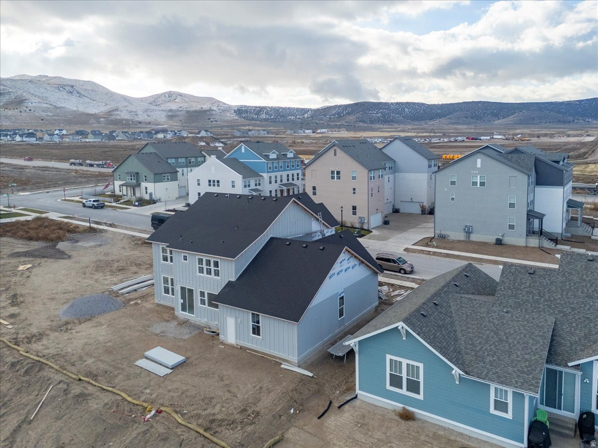 BEACON POINTE - Residential