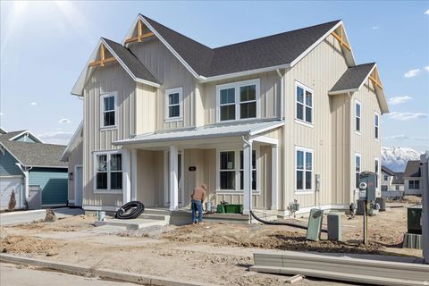 Photo of 926 S MATHILDA DR W #154, Saratoga Springs, UT 84045 (MLS # 2099750)