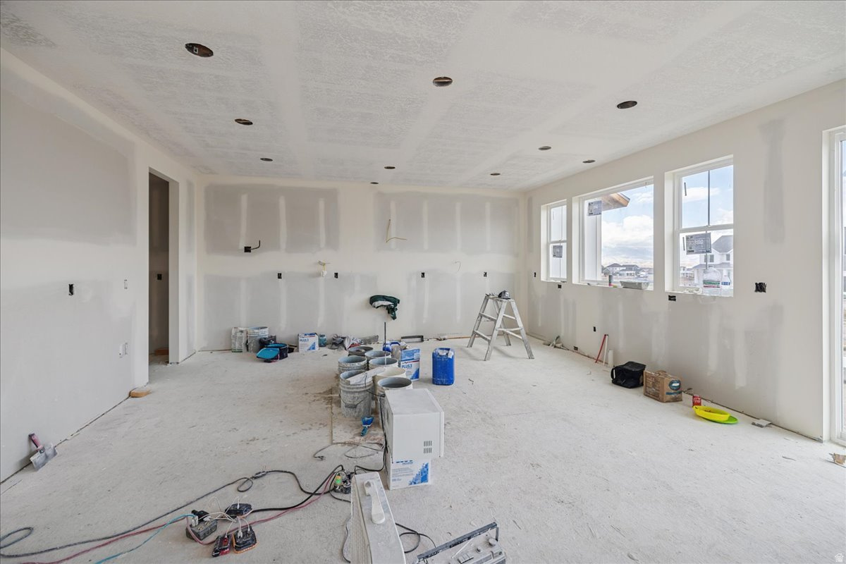 BEACON POINTE - Residential