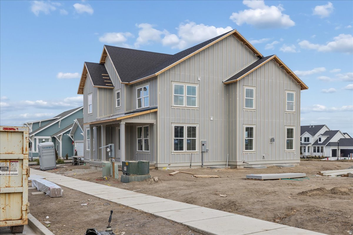 BEACON POINTE - Residential