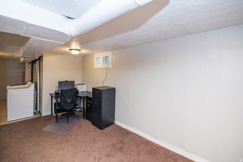 Tiny photo for 263 E 500 N, Kaysville, UT 84037 (MLS # 2127761)