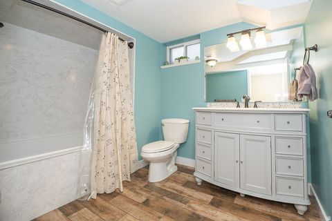 Tiny photo for 263 E 500 N, Kaysville, UT 84037 (MLS # 2127761)