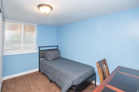 Tiny photo for 263 E 500 N, Kaysville, UT 84037 (MLS # 2127761)