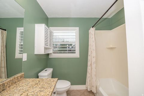 Tiny photo for 263 E 500 N, Kaysville, UT 84037 (MLS # 2127761)