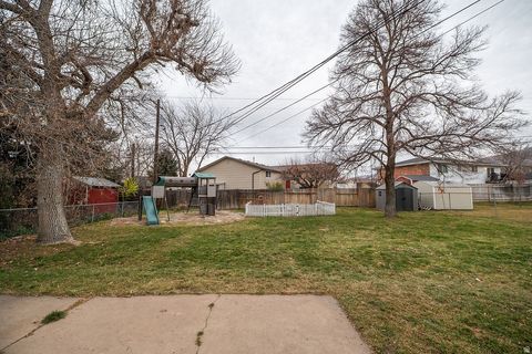 Tiny photo for 263 E 500 N, Kaysville, UT 84037 (MLS # 2127761)
