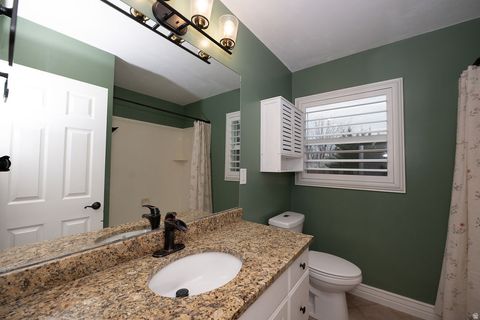 Tiny photo for 263 E 500 N, Kaysville, UT 84037 (MLS # 2127761)