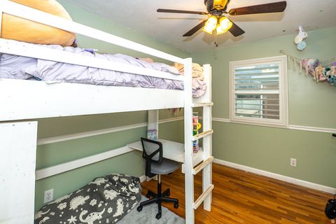 Tiny photo for 263 E 500 N, Kaysville, UT 84037 (MLS # 2127761)