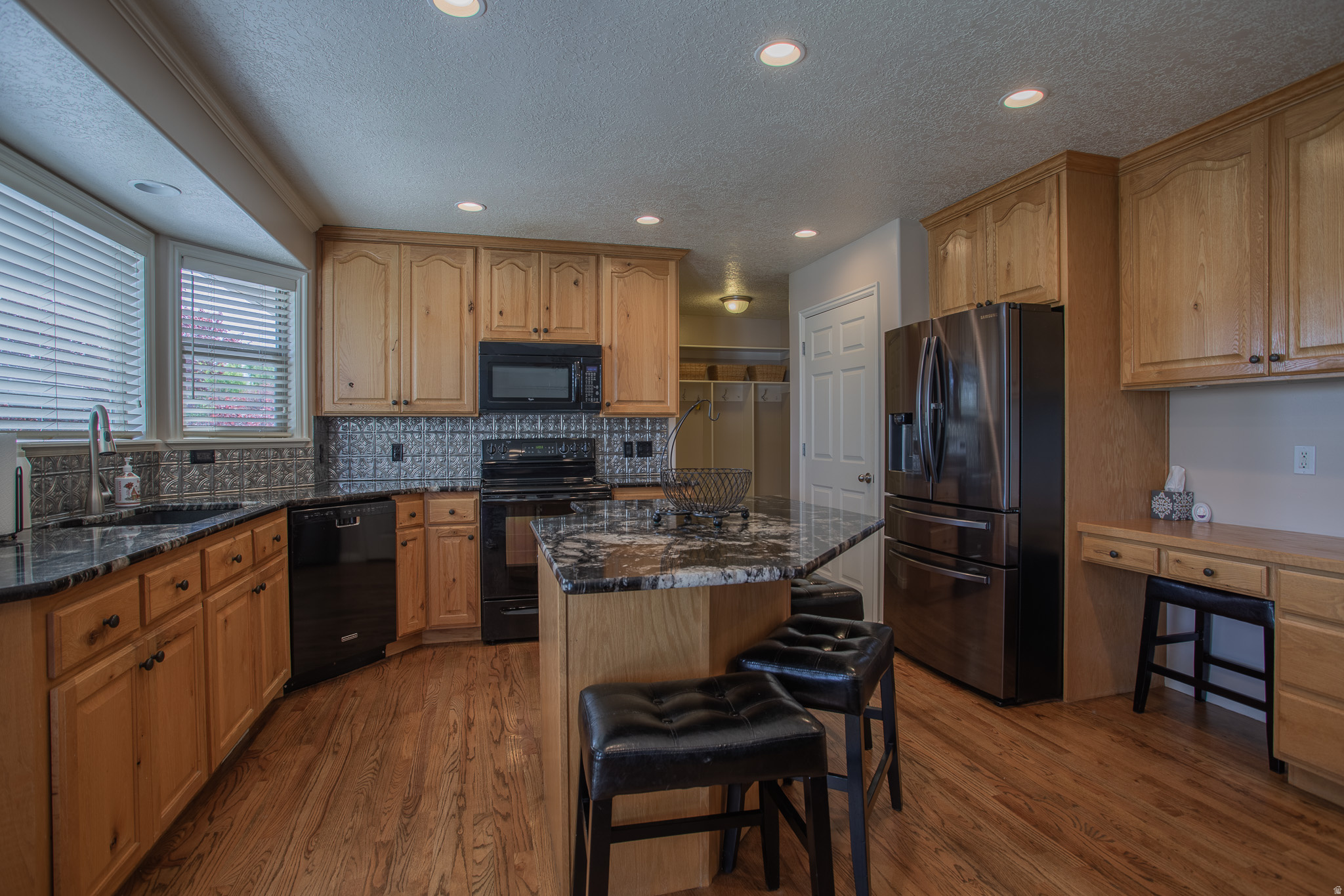 WOOD CREEK # 6 - Residential