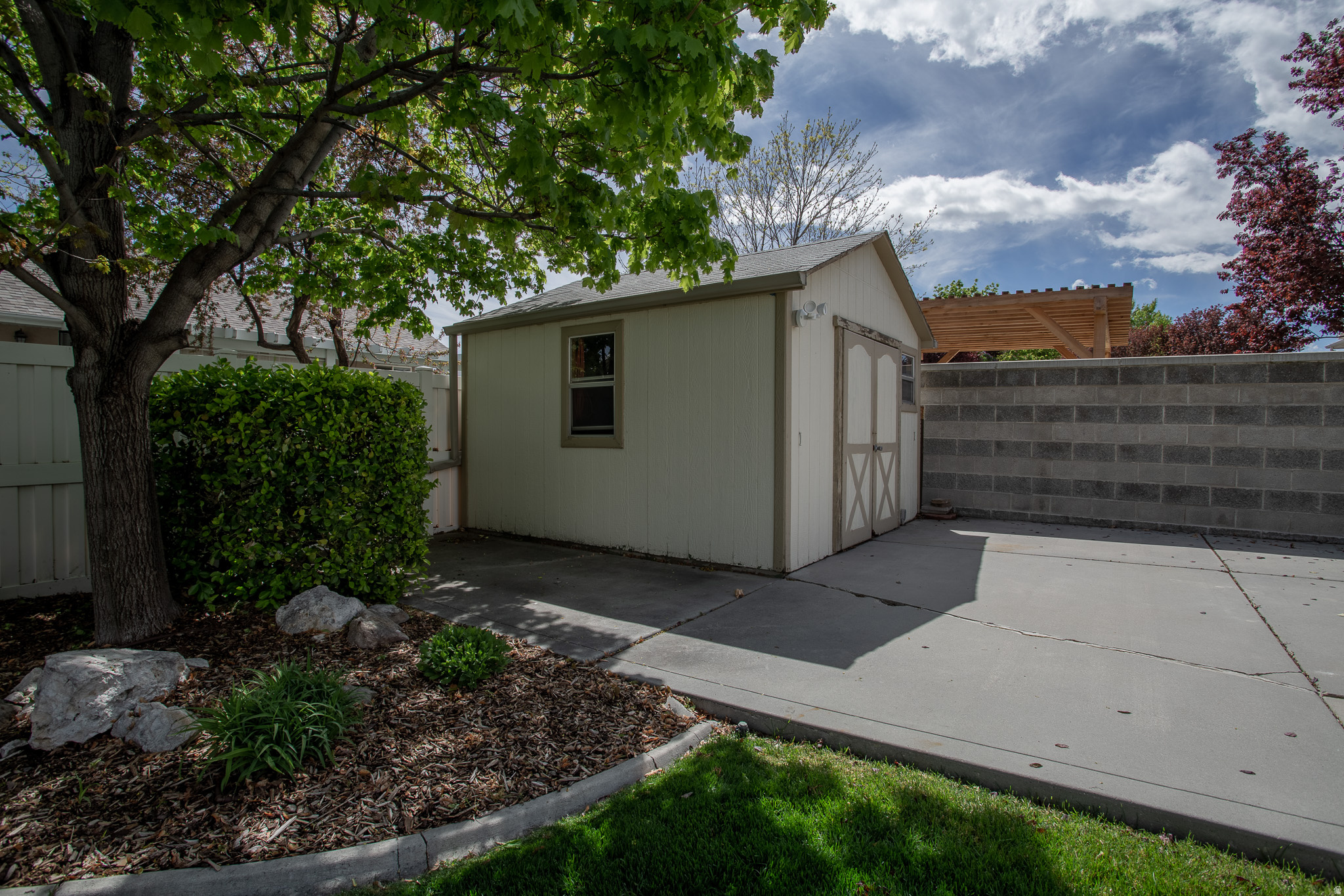 WOOD CREEK # 6 - Residential