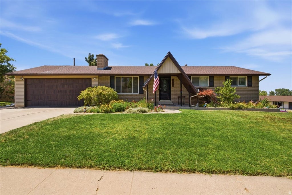 Photo of 4407 S VISTA DR E, South Ogden, UT 84403 (MLS # 2176520)