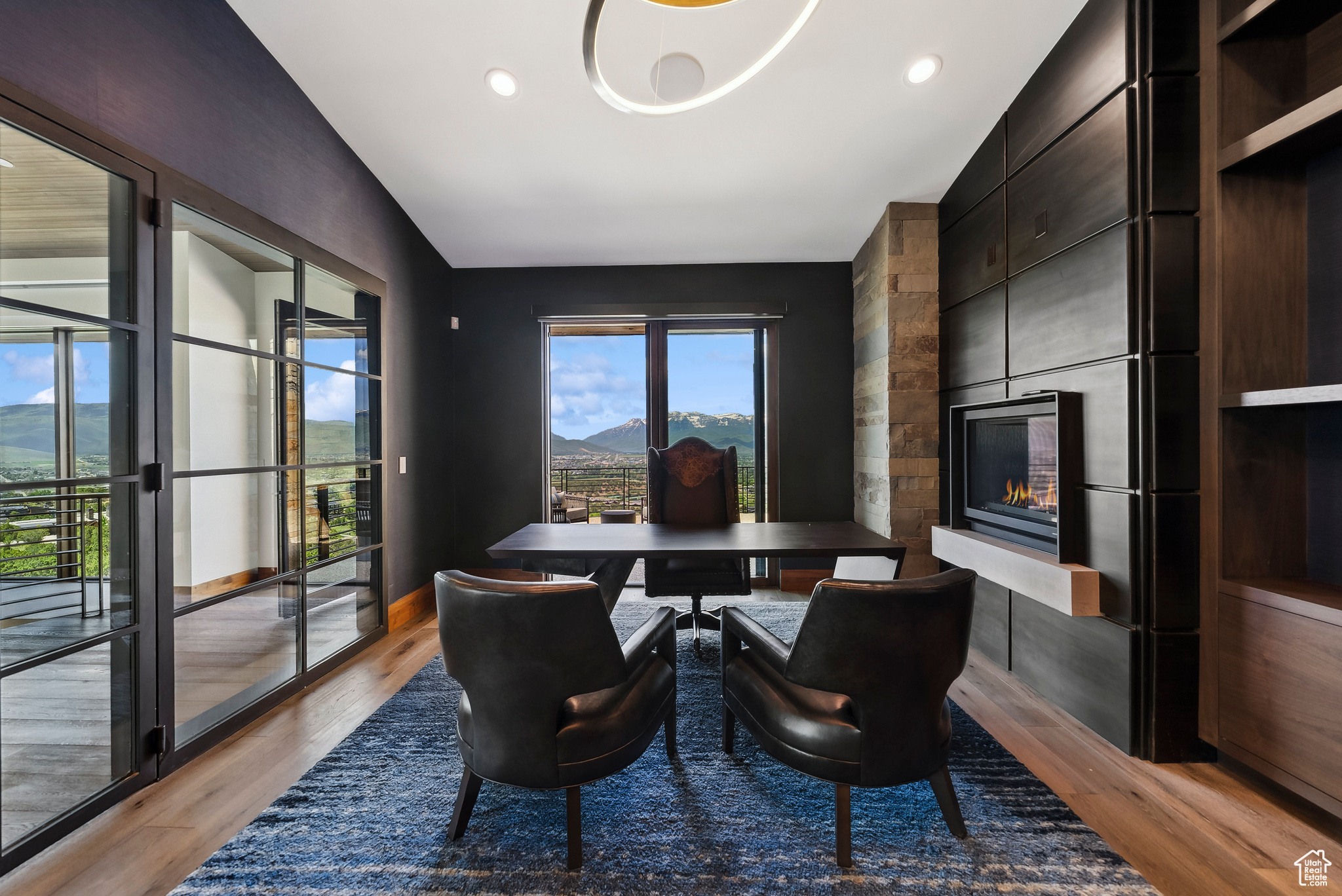 RED LEDGES - Residential