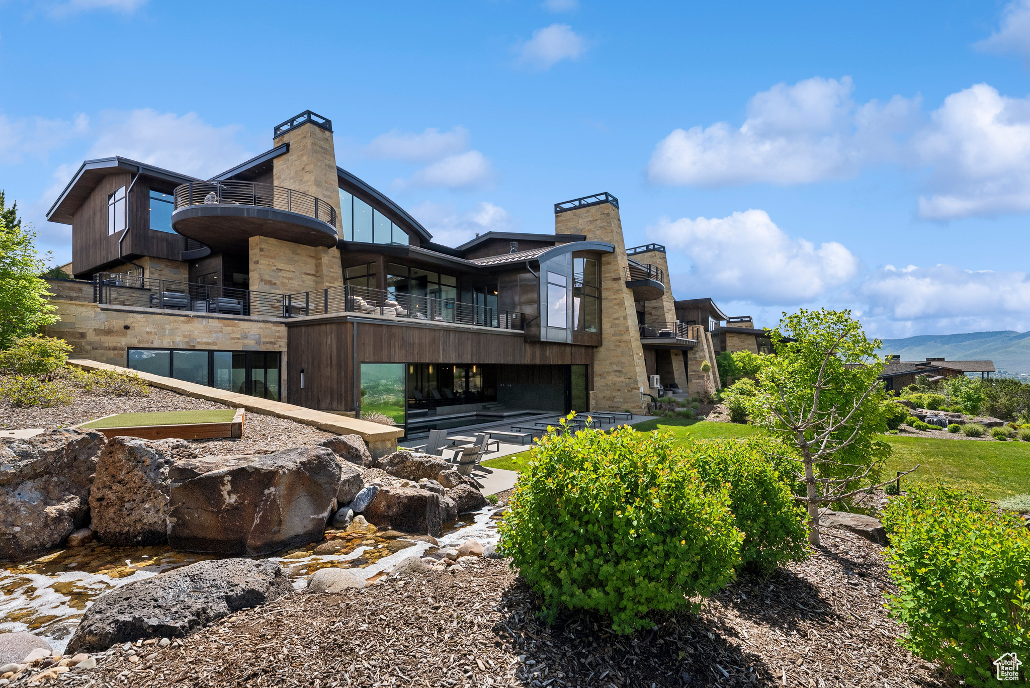 RED LEDGES - Residential