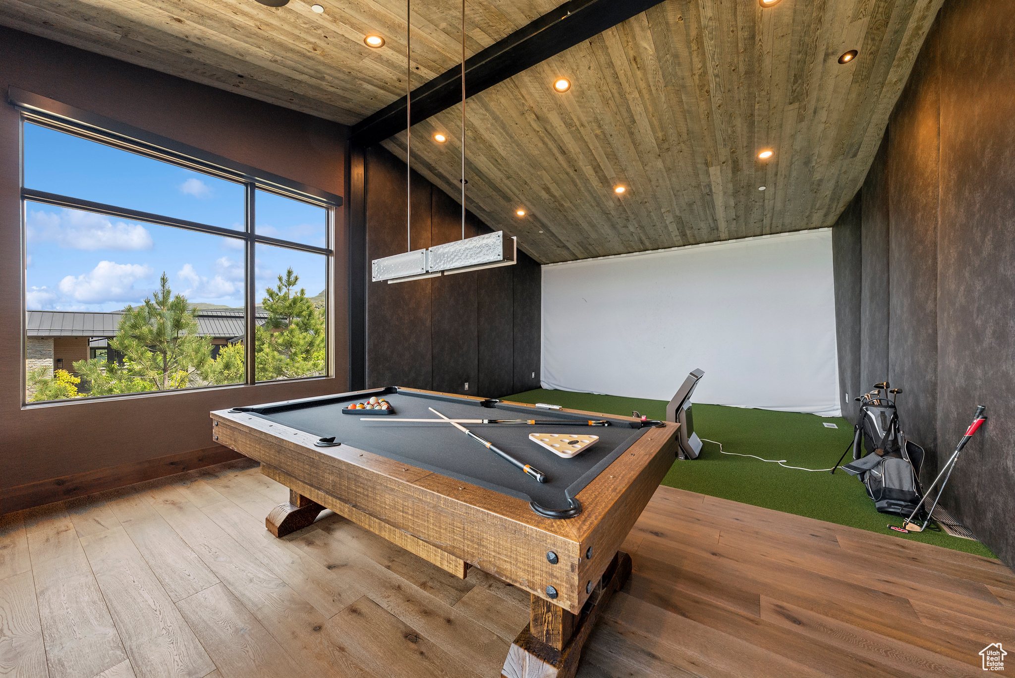 RED LEDGES - Residential