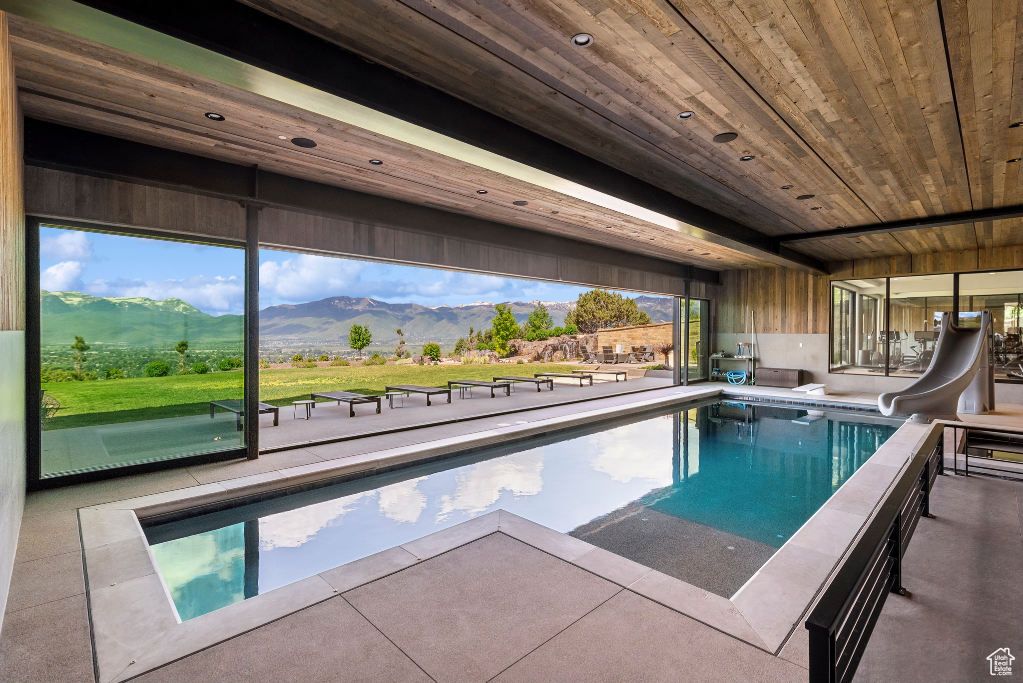 RED LEDGES - Residential