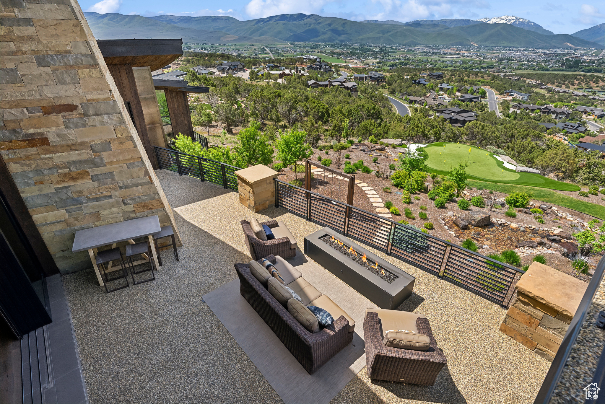 RED LEDGES - Residential