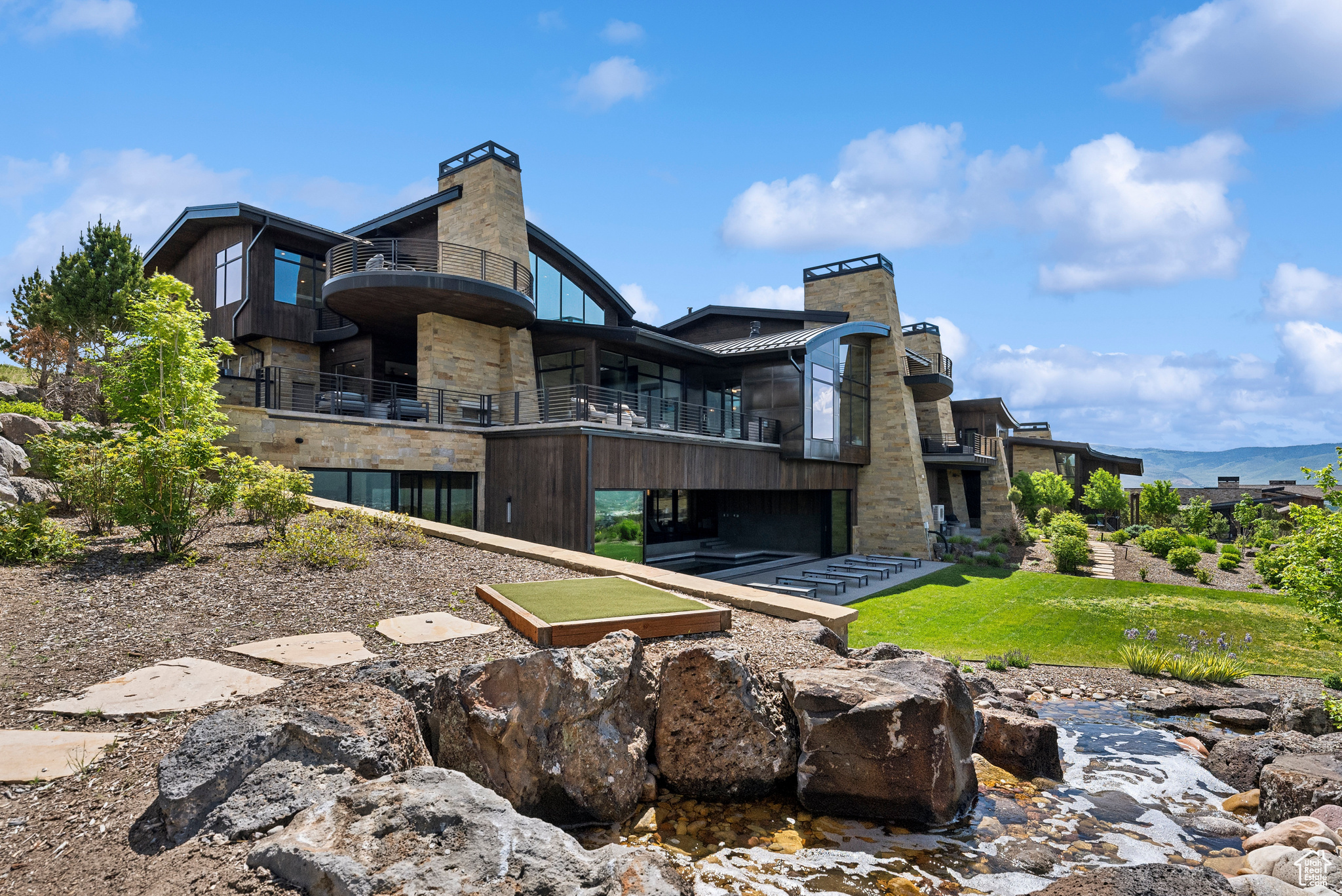 RED LEDGES - Residential