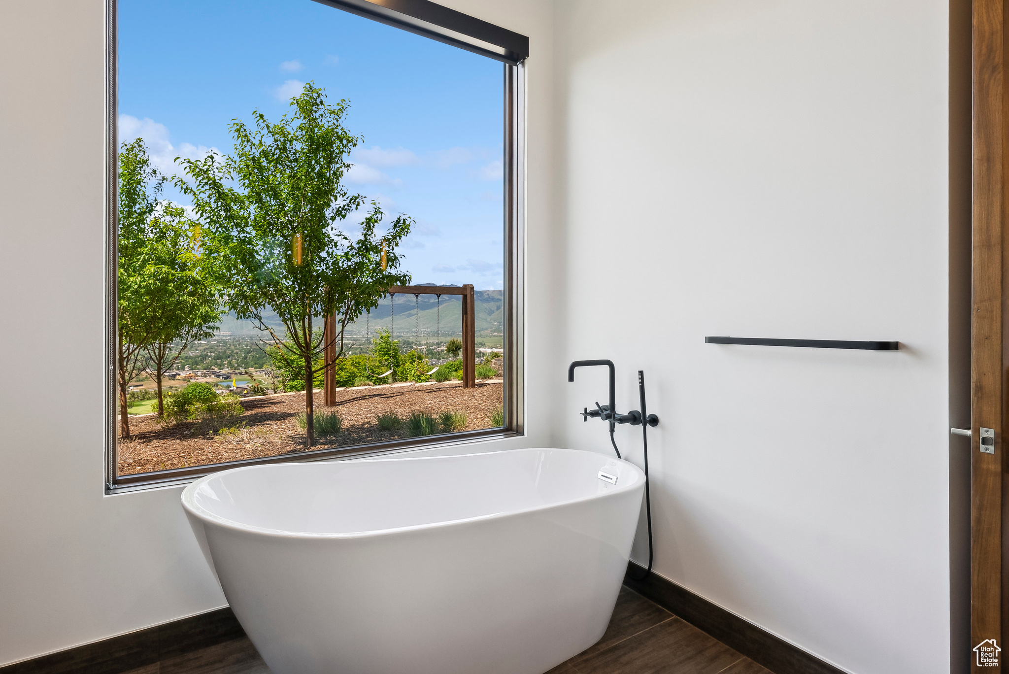 RED LEDGES - Residential