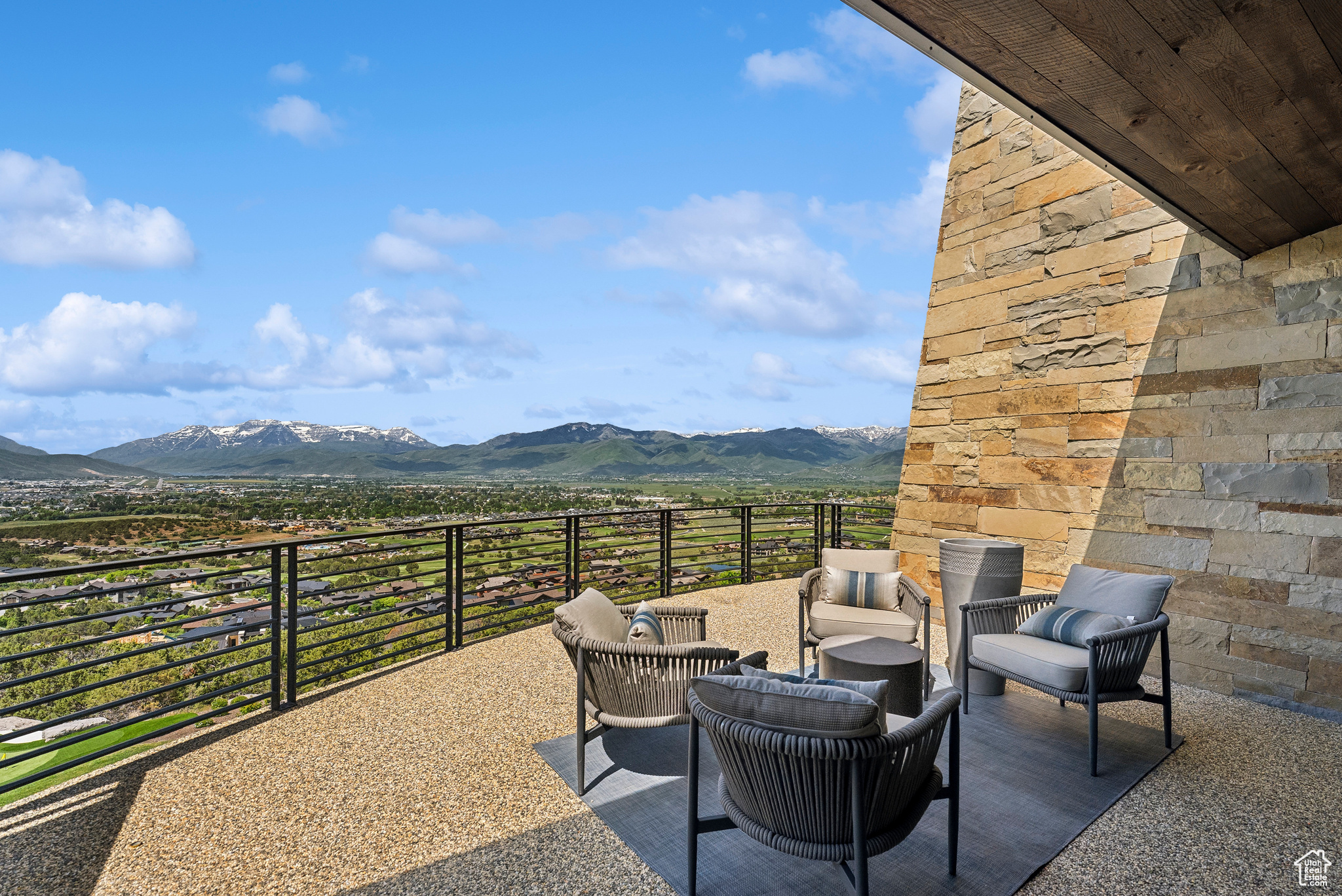 RED LEDGES - Residential