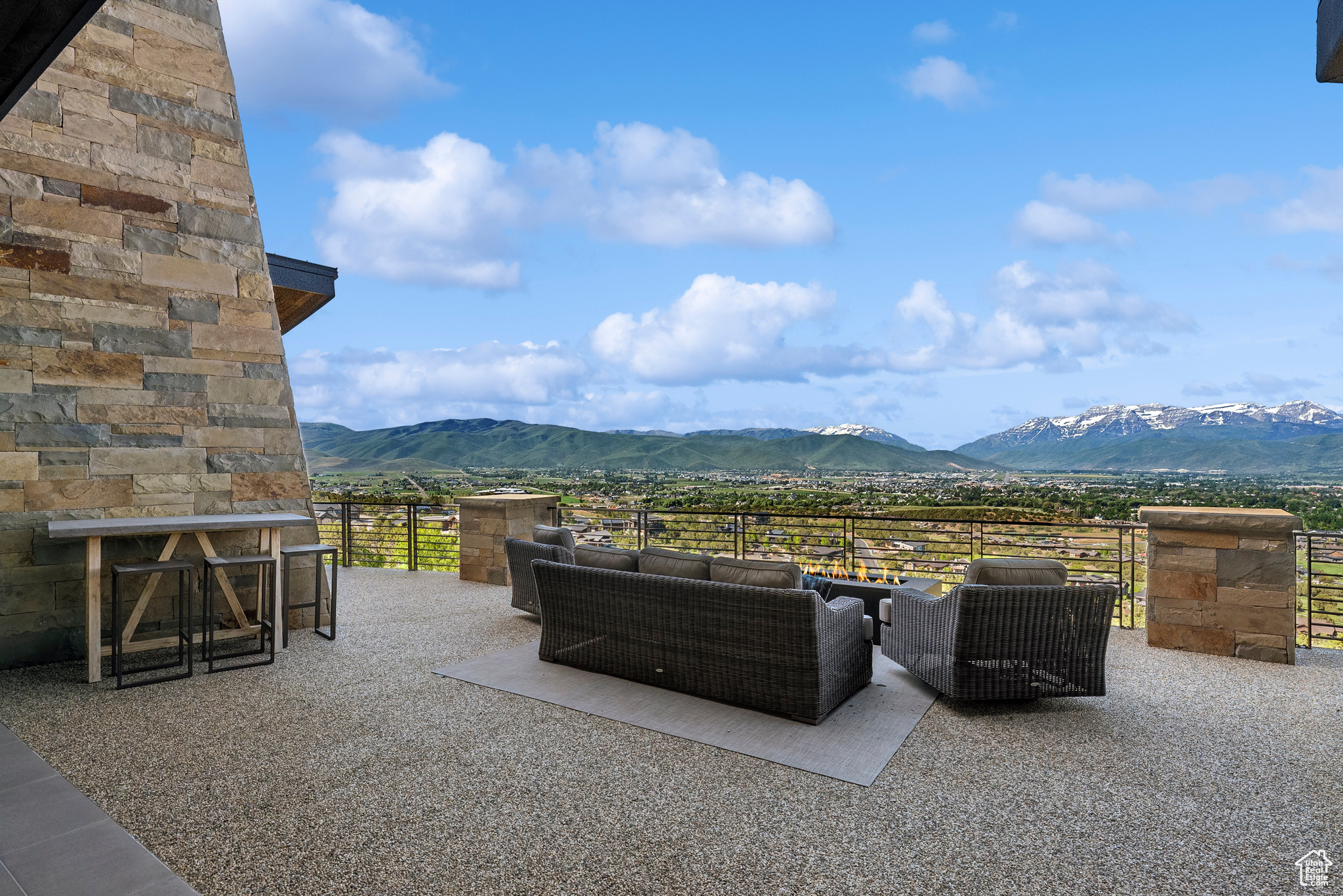 RED LEDGES - Residential