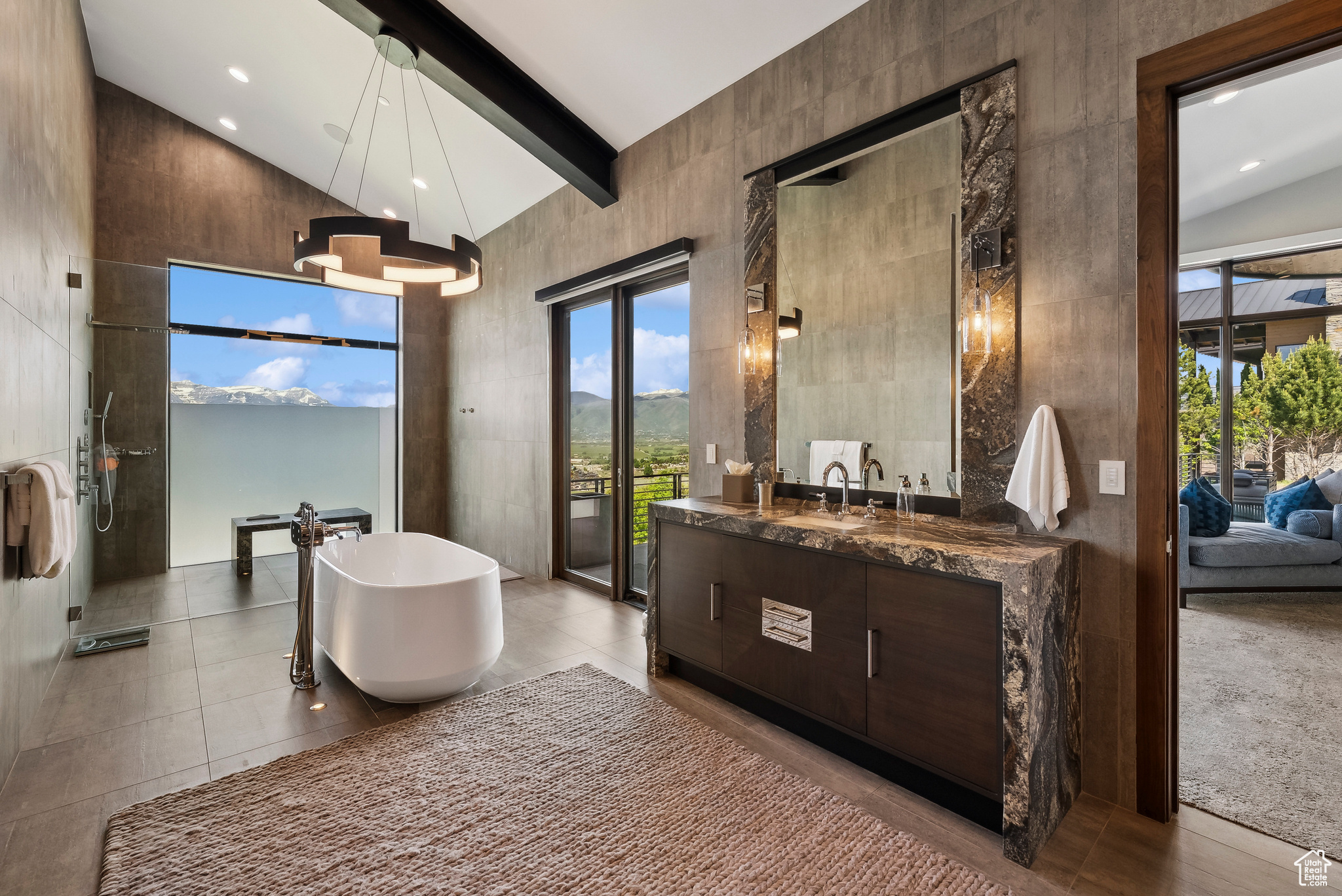 RED LEDGES - Residential