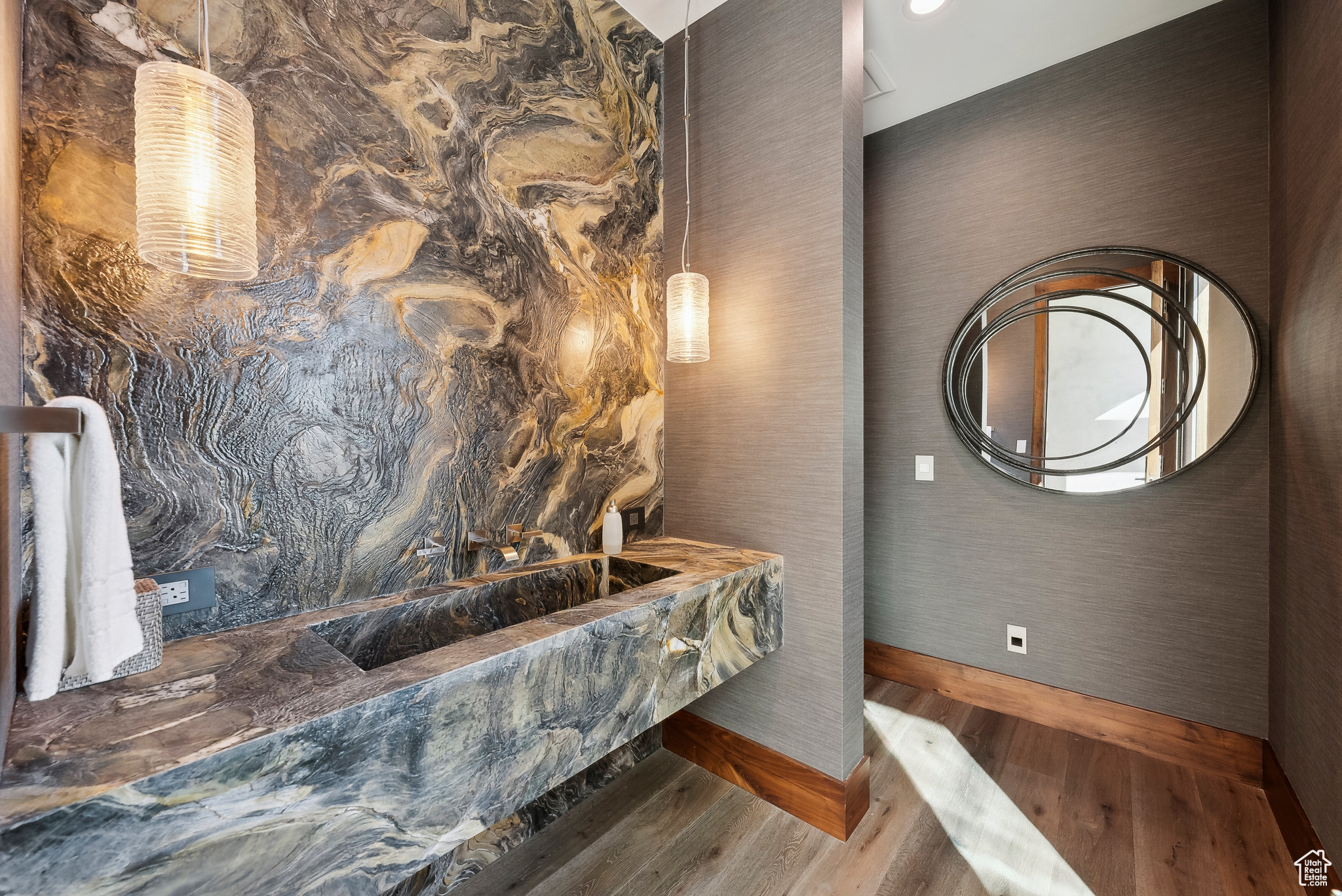 RED LEDGES - Residential