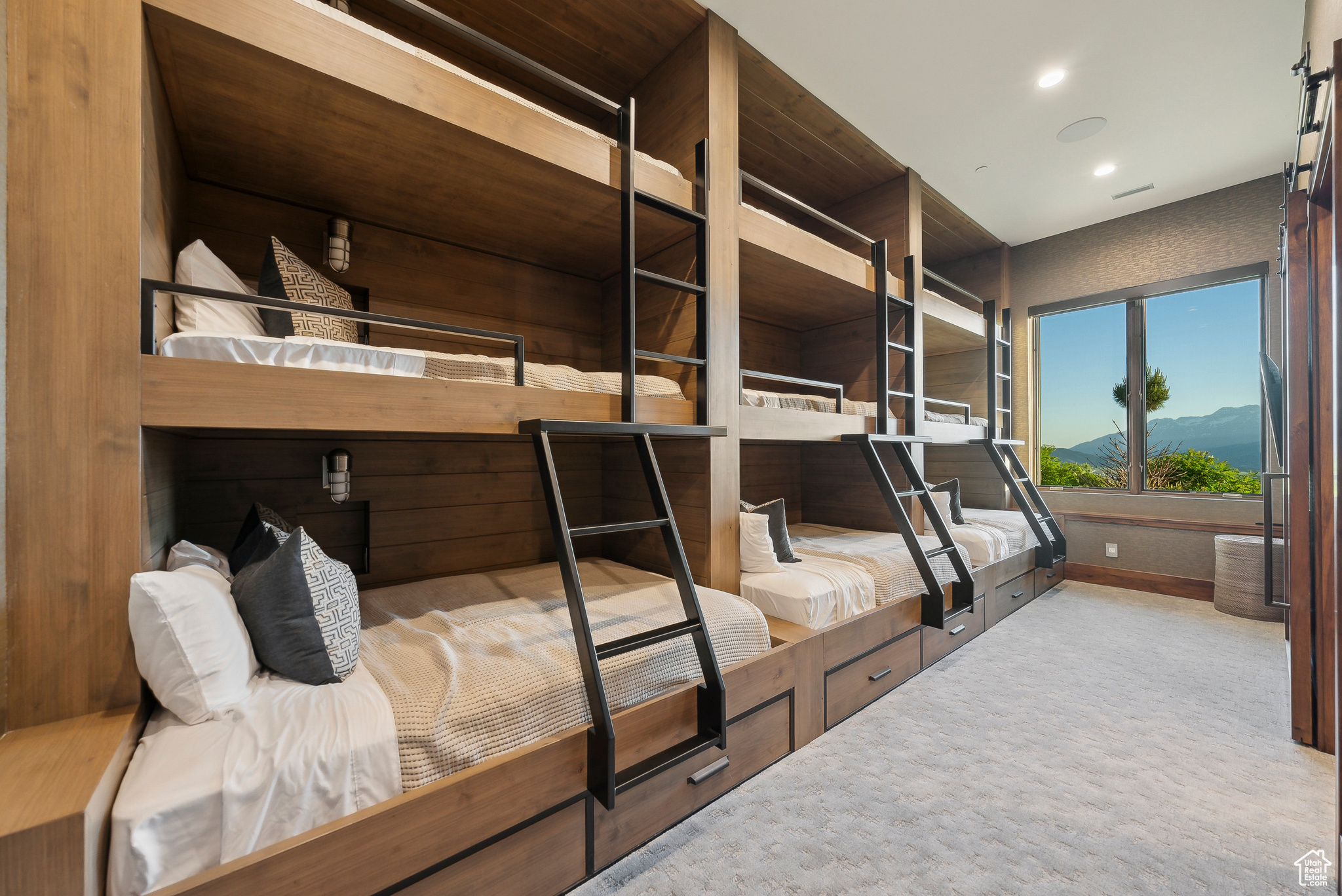 RED LEDGES - Residential