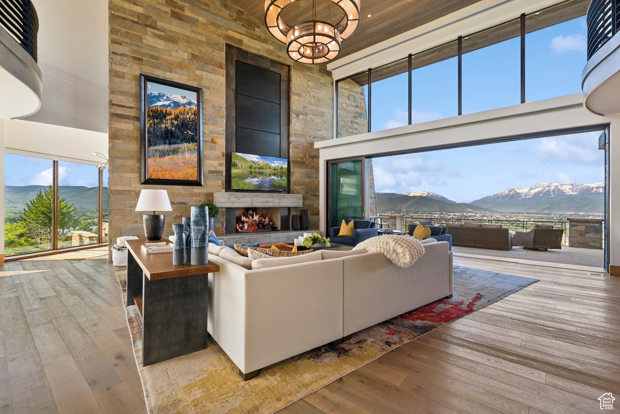 RED LEDGES - Residential