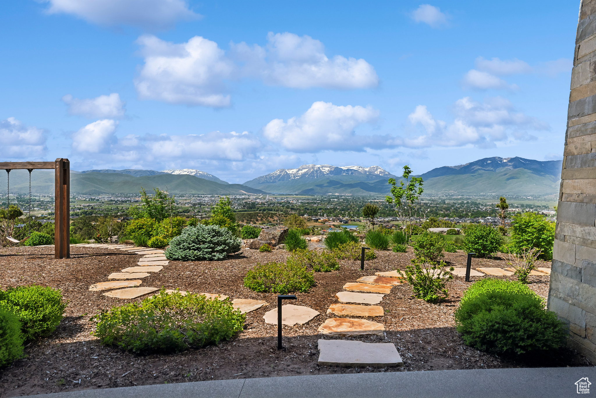 RED LEDGES - Residential