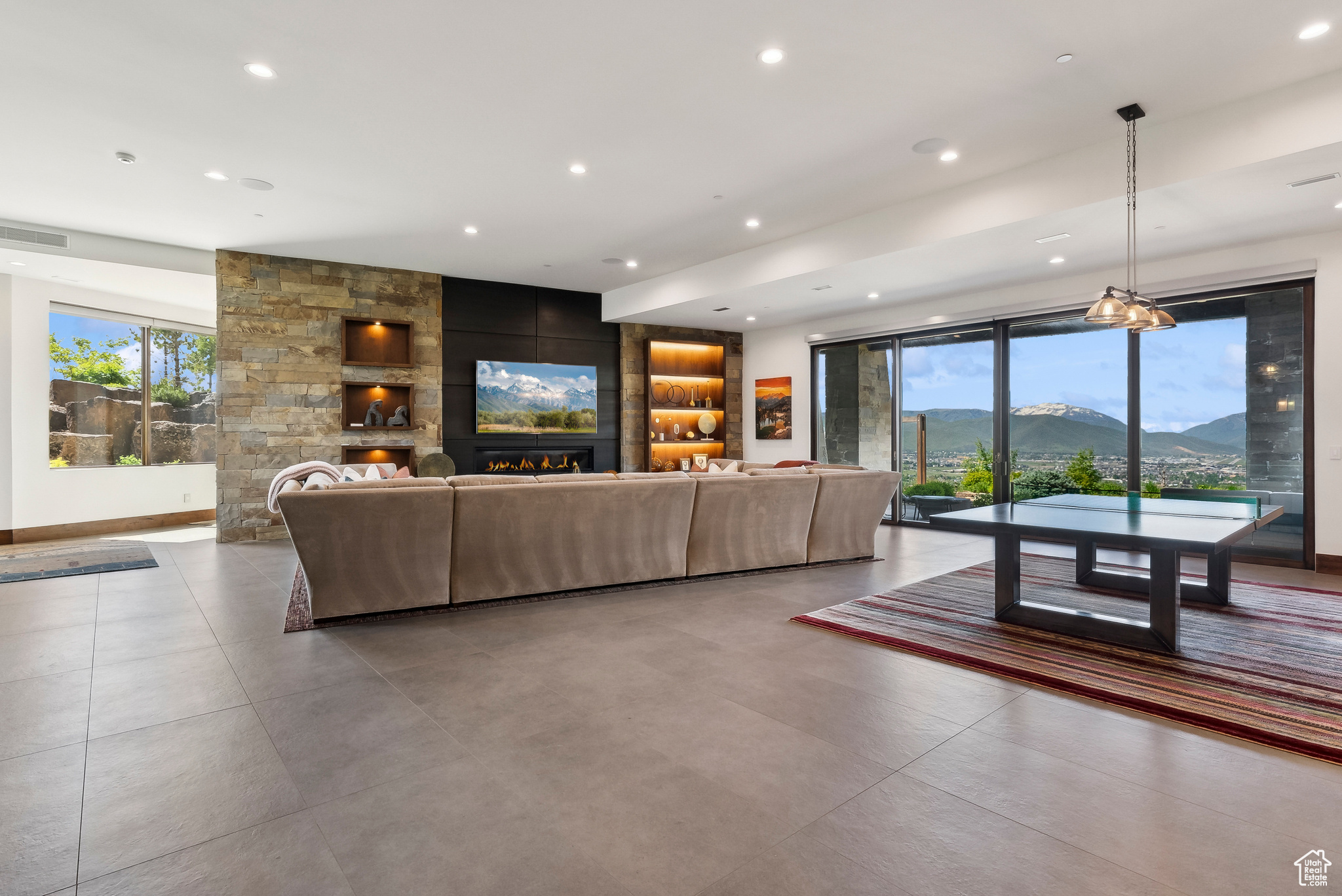 RED LEDGES - Residential