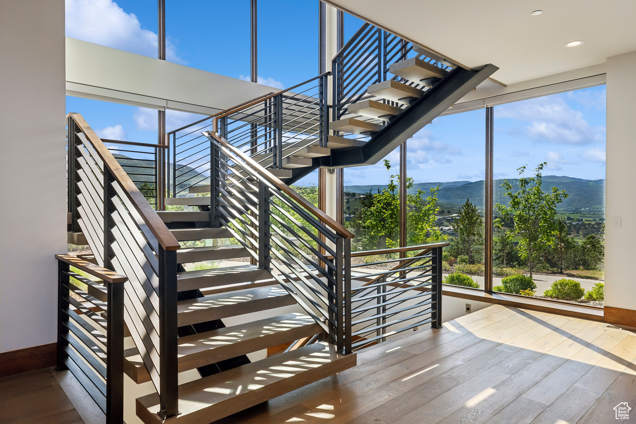 RED LEDGES - Residential