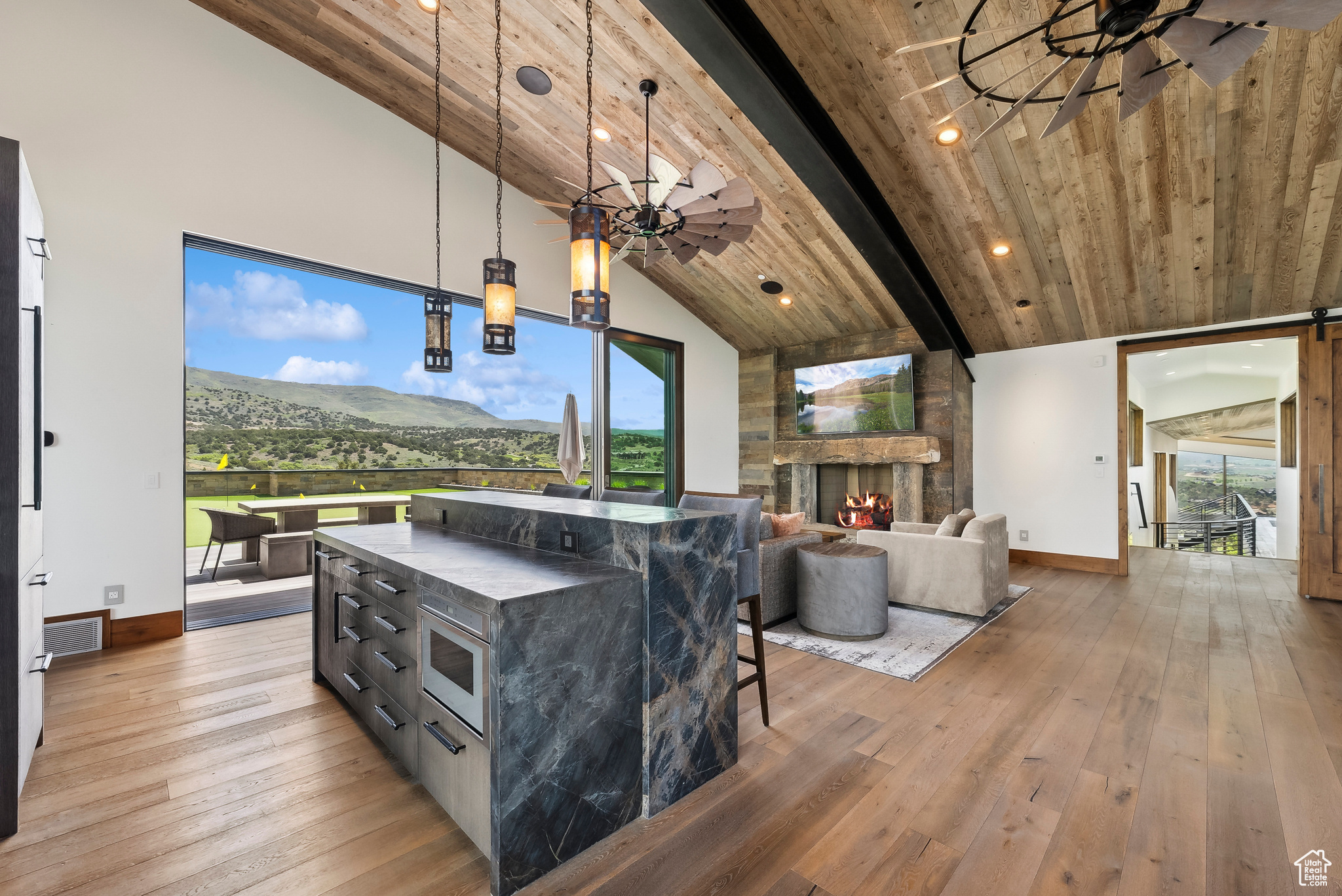 RED LEDGES - Residential