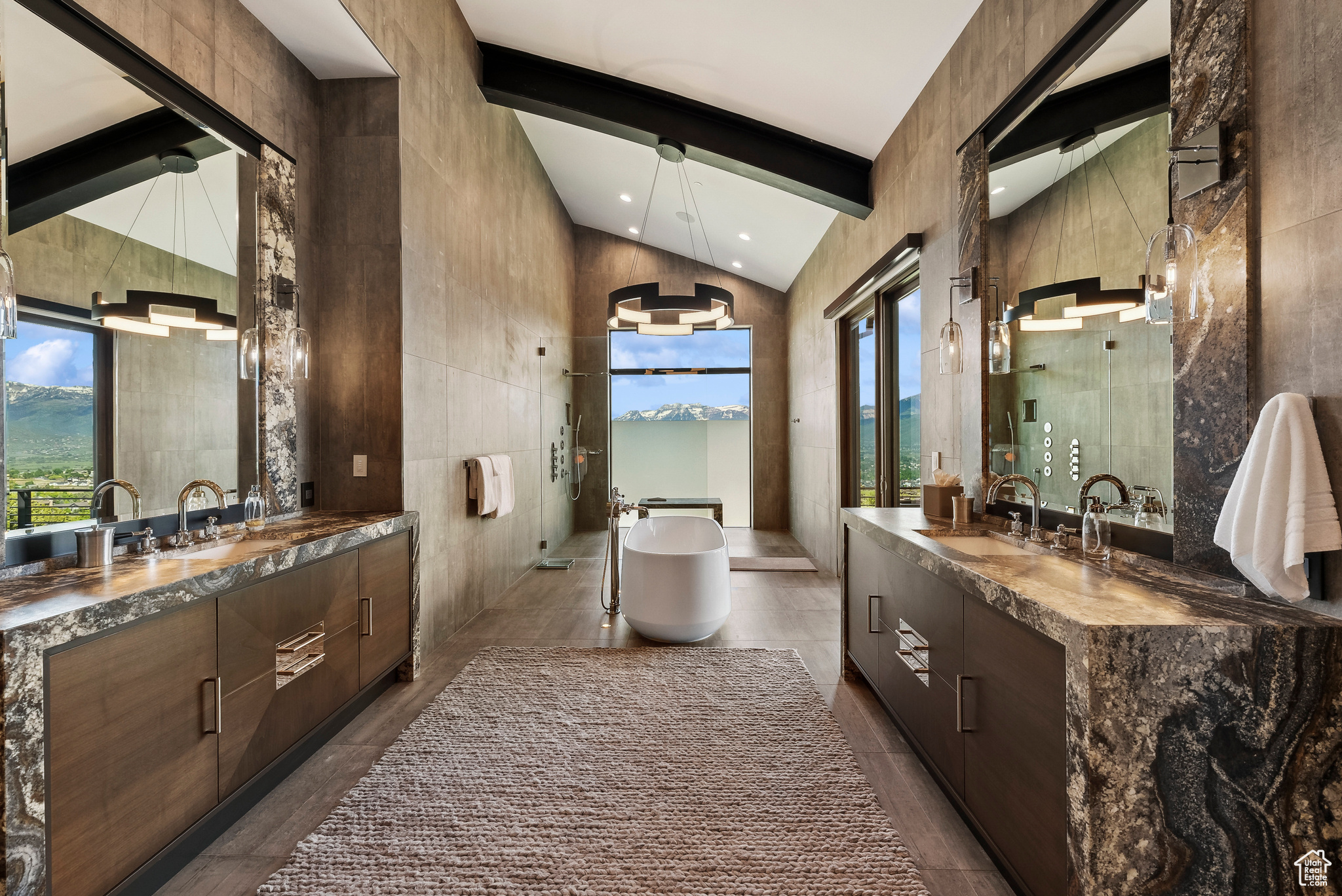 RED LEDGES - Residential