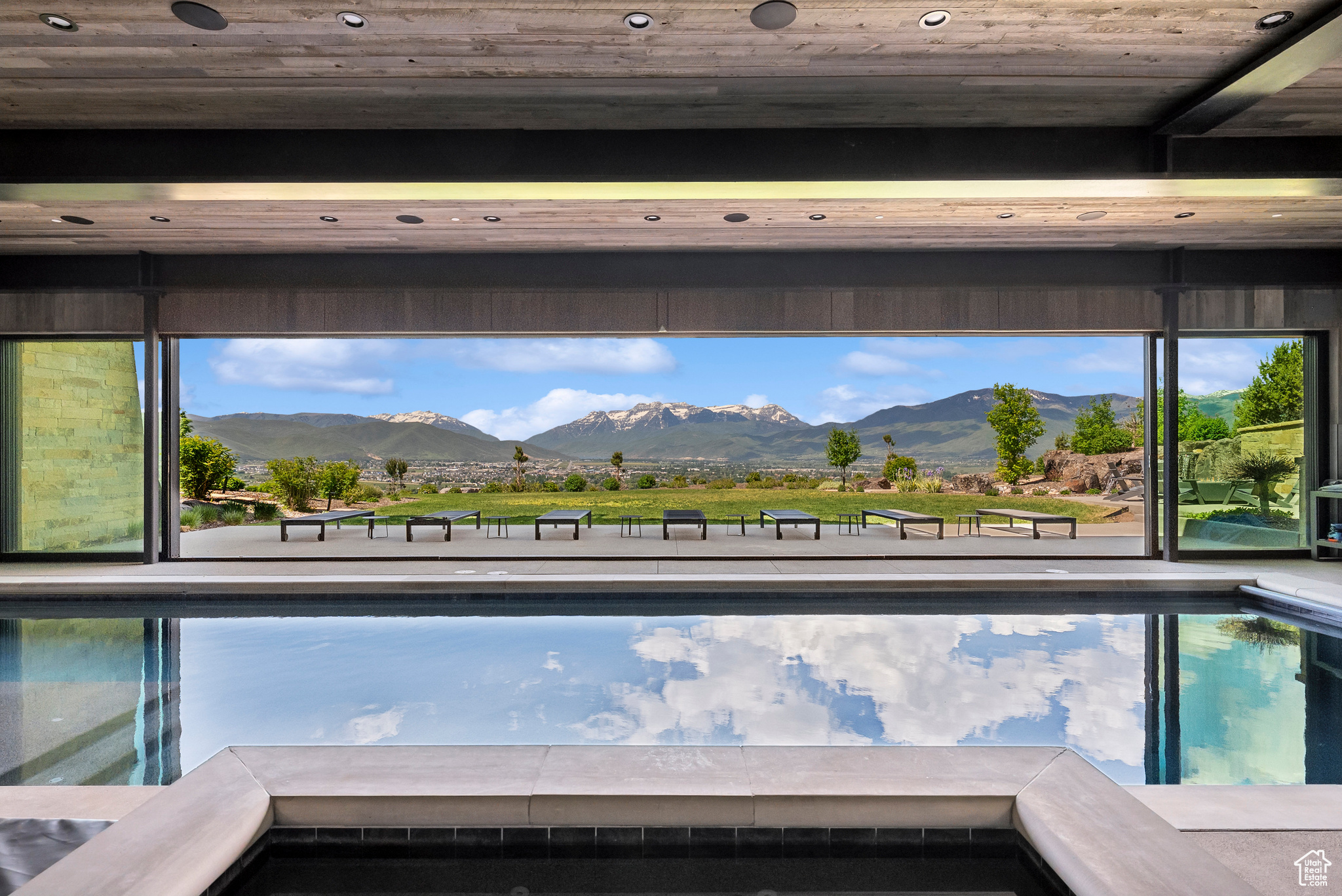 RED LEDGES - Residential