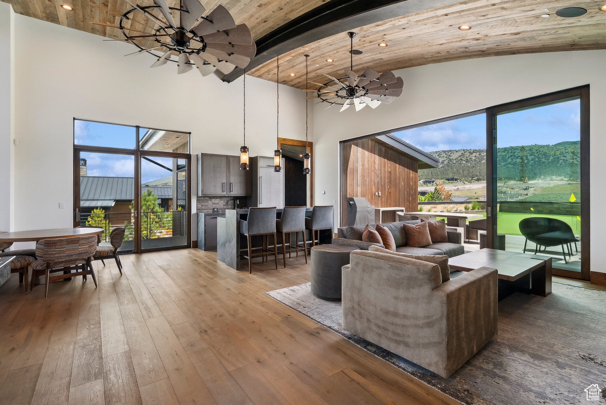 RED LEDGES - Residential