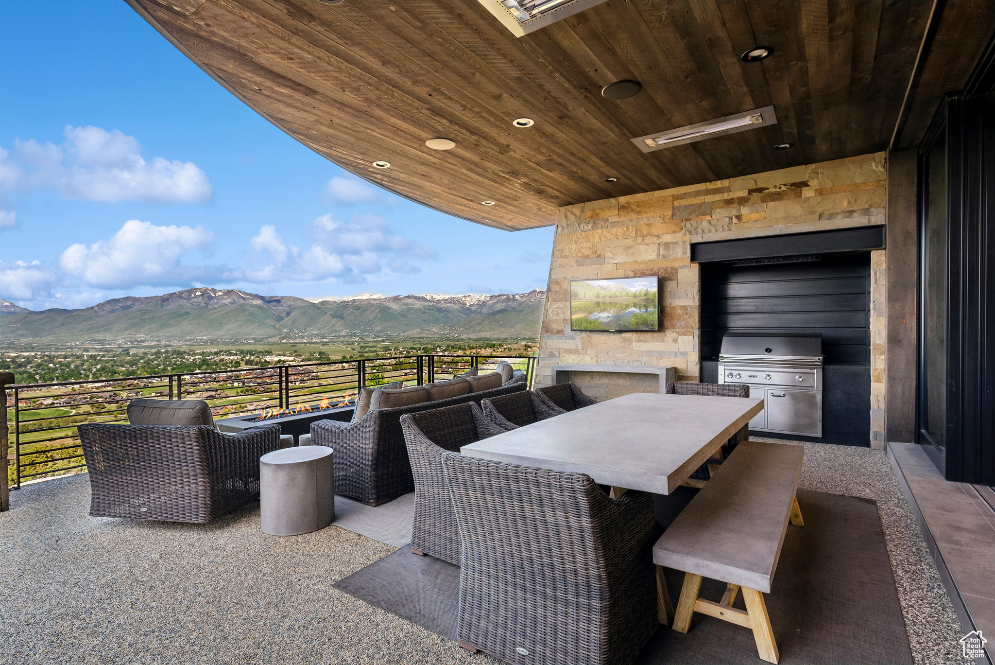 RED LEDGES - Residential